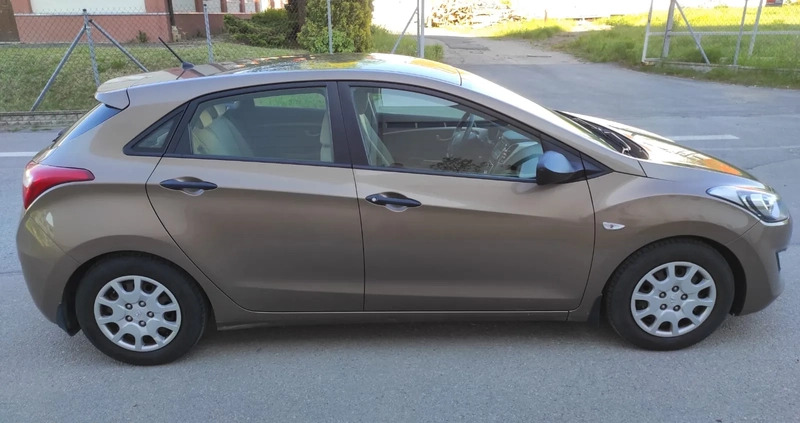 Hyundai I30 cena 32900 przebieg: 154000, rok produkcji 2012 z Zgierz małe 106